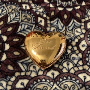 Too Faced Love Light Highlighter